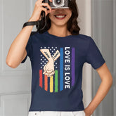 Love Is Love - T-shirt unisexe personnalisé pour les couples, un cadeau pour votre bien-aimé